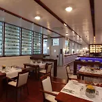 Отель Yachtsport Maggiore Бриссаго