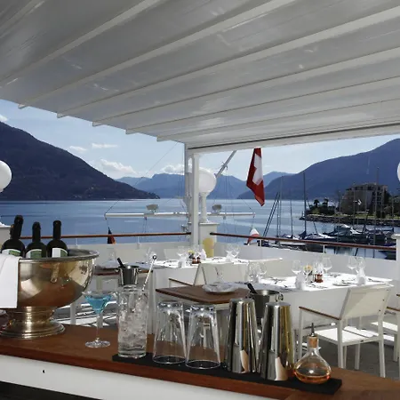 Отель Yachtsport Maggiore