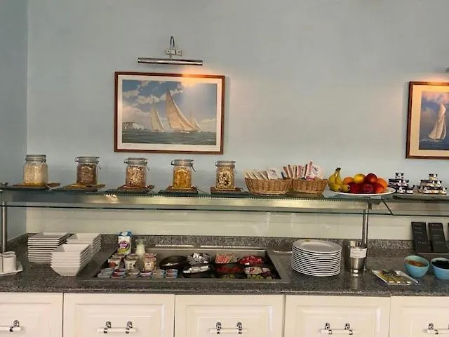 Hotel Yachtsport Maggiore 5*